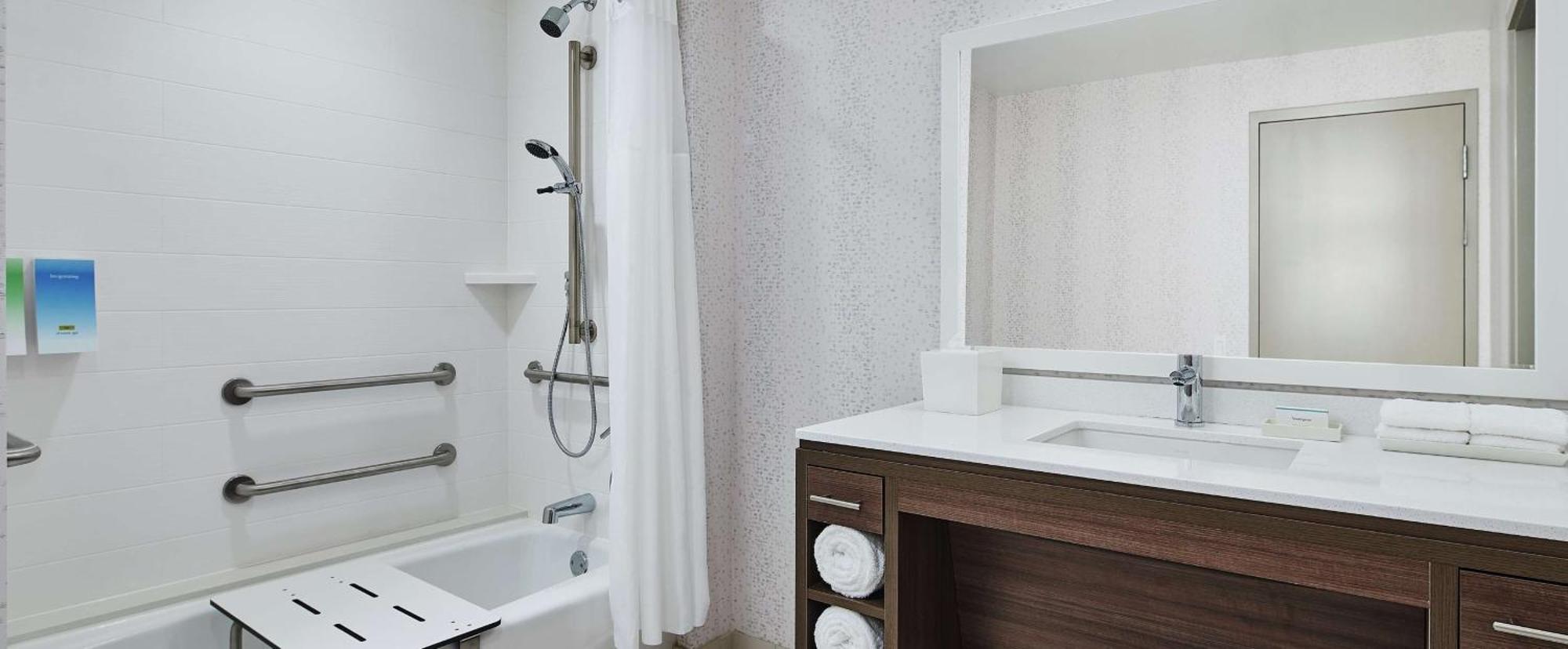 Home2 Suites By Hilton Chicago Mccormick Place Exterior photo