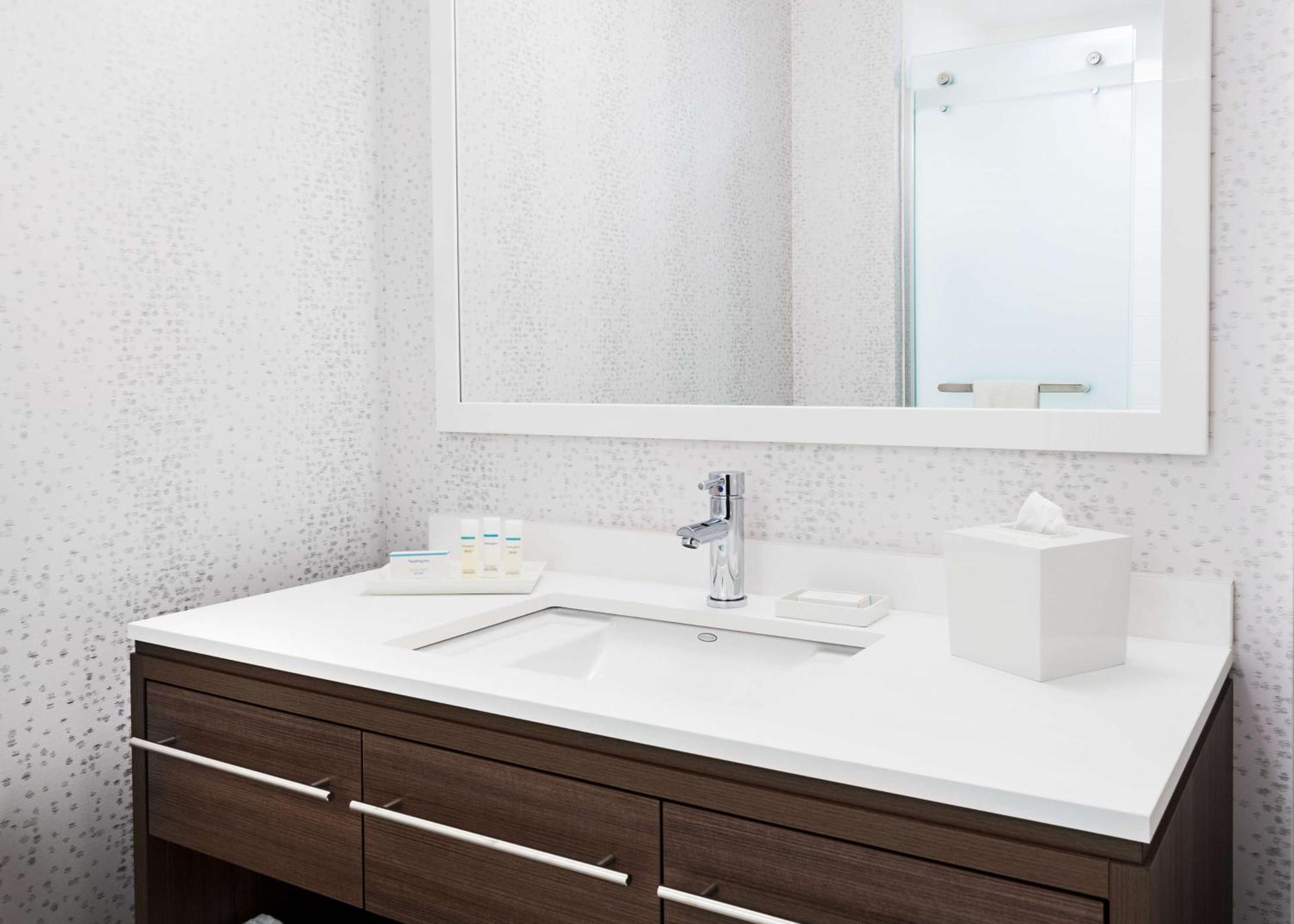 Home2 Suites By Hilton Chicago Mccormick Place Exterior photo