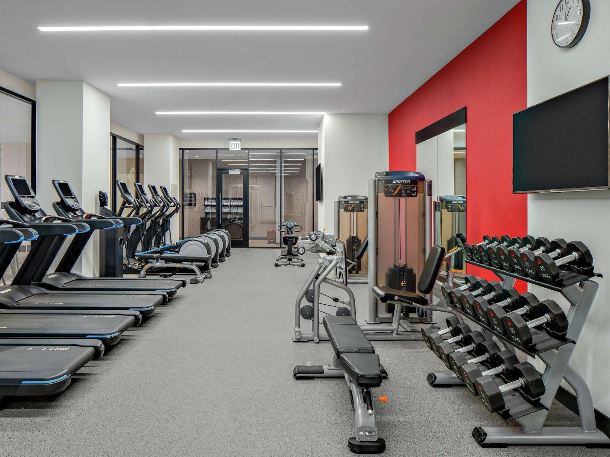 Home2 Suites By Hilton Chicago Mccormick Place Exterior photo